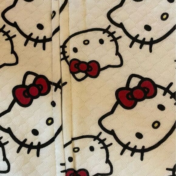 Hello Kitty Sanrio Romper Baby Girls Footie Pajama & Beanie Set NWT Size 3 month - Picture 4 of 5